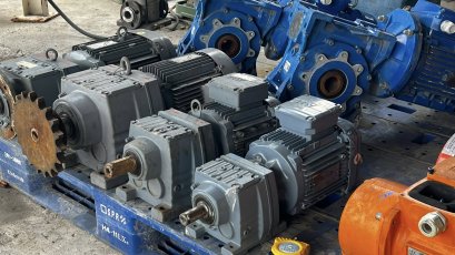 มอเตอร์เกียร์ทดกำลังงานยุโรป SEW & MOTOVARIO 380V ของใหม่เก็บสแปยังไม่ได้ใช้งาน