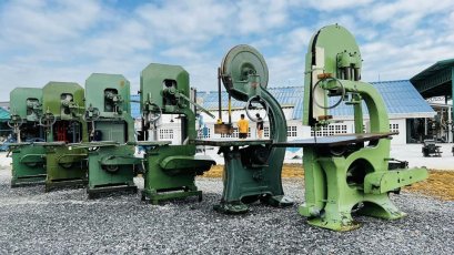 เครื่องเลื่อยผ่าไม้แนวตั้ง(แบนด์ซอล) Band Saw ของใต้หวันDAI-I CHI และ USAHEERMANN ระบบไฟ 380V  แถมฟรีใบเลื่อยของใหม่คู่ตัว2ใบ