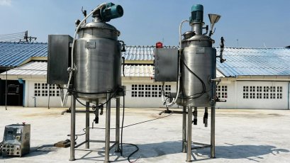 ถังกวนผสม2ชั้นแบบสเตนเลส(Steam Jacket) ถัง 2 ชั้น มีระบบฮีทเตอร์ให้ความร้อน / ติดตั้งอินเวอเตอร์(ใช้ไฟบ้าน 220V)ใช้ในอุตสาหกรรมอาหาร ยาสมุนไพร และ เคมีภัณฑ์ นานาชนิด