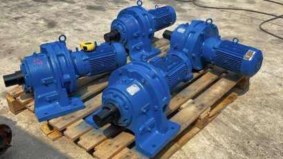 มอเตอร์เกียร์ทดกำลังญี่ปุ่น SUMITOMO JAPANขนาด 2 HP อัตราทด 1 : 165 ( 8 rpm ) เพลาออกโต 60 mm 380V ทดช้าทอร์คสูงแรงบิดดี