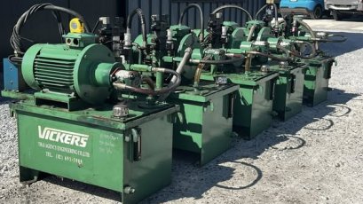 ชุดต้นกำลังปั้มน้ำมันไฮดรอลิค(PowerUnit) VICKERS PUMP / รุ่นปั้มเฟือง Press 150-200 bar / ขนาด 10 HP 380V  ถังพัก 100 Litr มีออยล์ระบายความร้อน พร้อมคอนโทรลไฟฟ้าคอลย์ 220 V เข้ามา 5 ชุด