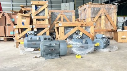 มอเตอรไฟฟ้ากำลังยุโรปของใหม่เก็บสแปร์ OMEC MOTOR 380V ของใหม่เก็บสแปยังไม่ได้ใช้งาน