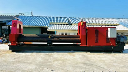 เครื่องม้วนเหล็กแผ่นขนาดใหญ่ ขนาด 8 ฟุต เพลาลูกกลิ้งตัน ยาว 250 cm ลูกกลิ้งบนโต 25 cm ( 10” ) คู่ล่างโต 20 cm ( 8” ) ม้วนหนา 6 - 12 mm