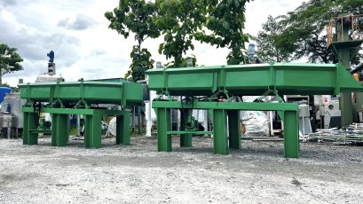 ถาดตะแกรงร่อนเขย่าขนาดใหญ่ ขนาดกระบะ 150 x 450 cm 380V