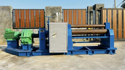 เครื่องม้วนเหล็กแผ่น TAI ZUEN ขนาด 1100 x 8 mm ระบบไฟ 380V สภาพพร้อมใช้