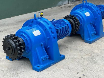 มอเตอร์เกียร์ทดกำลังญี่ปุ่น SUMITOMO JAPAN ขนาด 7.5 HP อัตราทด 1 : 649 ( 2.5 rpm ) 380V รอบทดช้าทอร์คสูง เข้ามา 2 ตัว