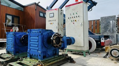 ชุดมอเตอร์เกียร์ทดกำลัง OMITER CHINA ขนาด 20 HP อัตราทด 1 : 228 ( 6.4 rpm ) 380V เพลาออกโต 5&rdquo; มาพร้อมชุดตู้คอนโทรลควบคุมการทำงาน เกียร์ขนาดใหญ่ทดช้าแรงทอร์คสูง