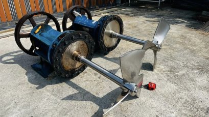 ใบกวนผสมวัสดุสเตนเลส ขนาดความยาวแกน 70 cm ใบโต 60 cm (24&rdquo;) แกน 3&rdquo; ความยาวรวมบอดี้ 150 cm / ใช้กับมอเตอร์ 20-30 HP