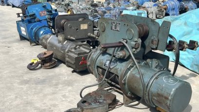 รอกสลิงไฟฟ้างานญี่ปุ่น Made in JAPAN ขนาด 1000 kg 4 ทิศทาง 380V เข้ามา 3 ตัว