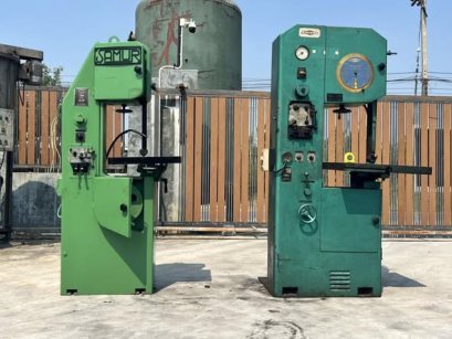 เลื่อยแบนด์ซอลทรงตั้ง(VERTICAL_BANDSAW) 380V