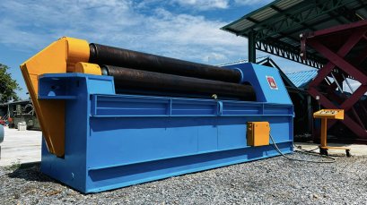 เครื่องม้วนเหล็กแผ่นงานยุโรปขนาดใหญ่ CASANOVA BEND ROLLER ITALY ยาว 3 เมตร ม้วนหนา 16-25 mm