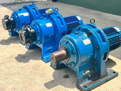 มอเตอร์เกียร์ทดกำลัง SUMITOMO JAPAN ขนาด 5 HP อัตราทด 1 : 87 ( 17 rpm ) 380V เข้ามา 3 ตัว