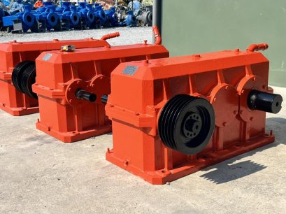 เกียร์บ็อคงานยุโรป(GEAR_BOX)VIA DINO EUGL ITALYอัตราทด 1:16 ( 90 rpm ) ใช้กับมอเตอร์ 75 HP เข้ามา 3 ตัว