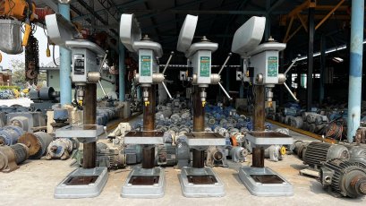 สว่านแท่นเก่าญี่ปุ่น HITACHI JAPAN Model : B 23 SH เจาะ 23-25 mm / มอเตอร์ 1 HP 220V เช็คฟิตทั้งระบบสภาพสวยพร้อมใช้