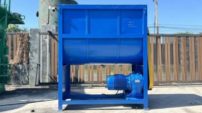 ถังกวนผสม ขนาด 1000 kg / ภายในบุสเตนเลส / แกนและใบกวนสเตนเลสแบบริบบอน / มอเตอร์เกียร์ 15 HP 380V สภาพสวยพร้อมใช้