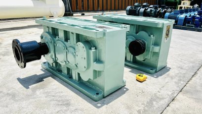 หัวเกียร์ทด4ตอนงานยุโรป POSIVA ENGLAND Dimension : 32 x 80 x 45 cm / เพลาออก 4” (100 mm)  สภาพสวยพร้อมใช้