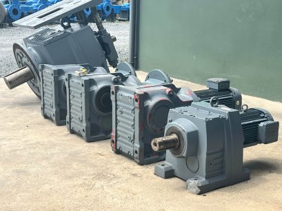 มอเตอร์เกียร์ทดกำลังSEW Eurodrive 380V #ของใหม่เก็บสแปยังไม่ได้ใช้งาน เข้ามา 5 ตัว