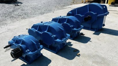 หัวเกียร์ทด3ตอน(GEARBOX) เข้ามา 4 ตัว สภาพสวยพร้อมใช้ 1 : 27 / ใช้กับมอเตอร์ 10 HP 1 : 23 / ใช้กับมอเตอร์ 20 HP(มี 2 ตัว) 1 : 141 / ใช้กับมอเตอร์ 40 HP