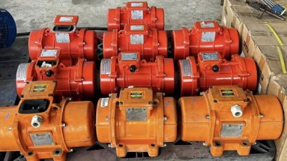 มอเตอร์เขย่าของใหม่งานยุโรป OLI & italvibras Made in ITALY รอบจัด 3000 RPM 380V งานยุโรปเกรดพรีเมี่ยม เข้ามา 10 ตัว ของใหม่ยังไม่ได้ใช้ทั้งหมด  ของใหม่เก็บสแปยังไม่ได้ใช้งาน