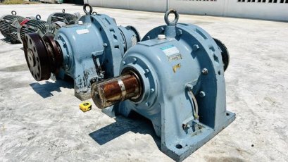 หัวเกียร์ทดญี่ปุ่น SUMITOMO JAPAN  อัตราทด 1 : 273 ( 5 rpm ) เพลาออกโต 5” (125 mm) ใช้กับมอเตอร์ขนาด 10 HP รอบทดช้าทอร์คสูงแรงบิดดี สภาพสวยพร้อมใช้