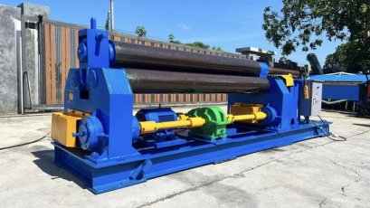 เครื่องม้วนเหล็กแผ่นขนาดใหญ่ 12 x 2000 mm เพลาลูกกลิ้งตัน ยาว 2 เมตร ม้วนหนา 12 + mm เครื่องรุ่นงานหนักสภาพสวยพร้อมใช้