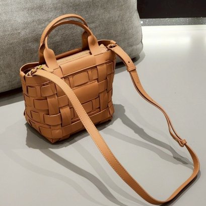 Minicube Woven Hanbag Model 3857