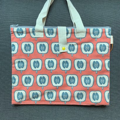 A4 Double Pocket Wet Bag (Apple)/ กระเป๋าเปียกสองช่องลายแอปเปิ้ล