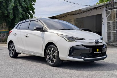 TOYOTA YARIS PREMIUM 1.2 AT 2023
