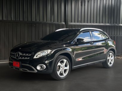 Mercedes Benz GLA200 Urban Cosmos Black 2019