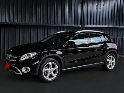 Mercedes Benz GLA200 Urban Cosmos Black 2019