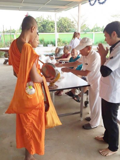 ทำบุญวันพระ