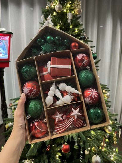 ตกแต่งต้นคริสมาสต์ 70 ชิ้น