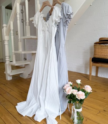 Merlinew (Smoke Banding) Dumpling Frill Long One Piece (White + Light Gray)