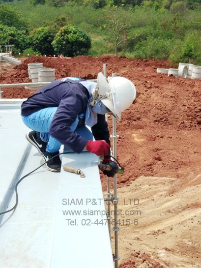 งานติดตั้งระบบกันซึม ควบคู่กับฉนวนกันความร้อนในโครงการ วิหารแก้วเขาใหญ่