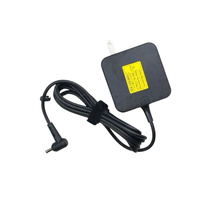 อะแดปเตอร์โน้ตบุ๊กคุณภาพสูงรุ่น ADP-45BWA จ่ายกำลังไฟฟ้าได้เสถียรที่ 19V 2.37A (45W) มาพร้อมกับหัวชาร์จขนาดเล็ก 4.5 x 3.0 mm (แบบมีเข็มกลาง) ออกแบบมาเพื่อรองรับการใช้งานร่วมกับแล็ปท็อปรุ่นยอดนิยมหลายซีรีส์ที่ต้องการความแม่นยำของกระแสไฟ โดยรุ่นที่มั่นใจว่า