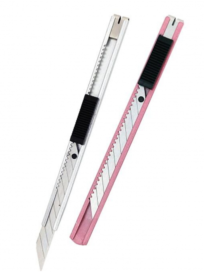 มีดคัตเตอร์ คละสี HERO