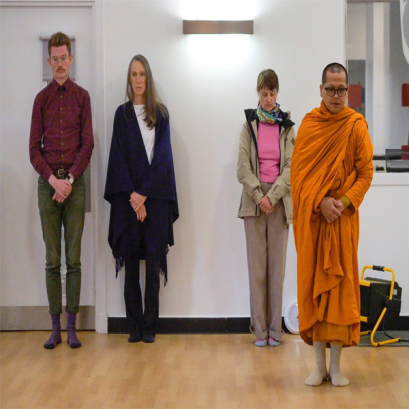 พระธรรมทูตไทยนำผู้บริหารชาวฝรั่งมหาวิทยาลัยเอดินบะระเนเปียร์ เจริญสติภาวนา 