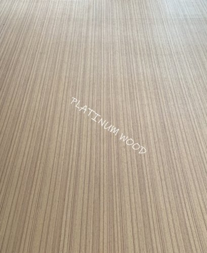 ไม้อัดสักอิตาลีลายเส้นตรง 4 มม.