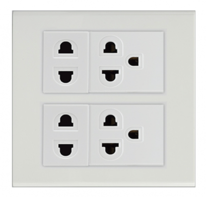 หน้ากาก 4 ช่อง พร้อม เต้ารับเดี่ยว 2 ขา และเต้ารับเดี่ยว 3 ขา