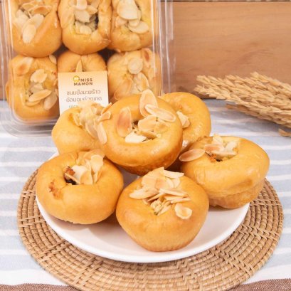 ขนมปังมะพร้าวอัลมอนด์ลูกเกด