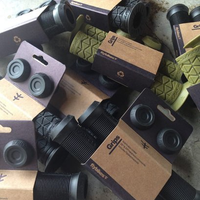 New Arrivals : Fly Bikes Roey & Devon Grip