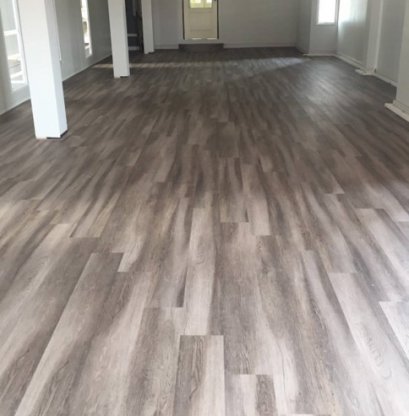 พื้นSPCคืออะไร ข้อดีและข้อแตกต่างกระเบื้องไวนิลกับพื้นSPC 