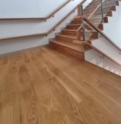 ชานพักบันไดไม้จริงโอ๊คเอ็นจิเนียร์