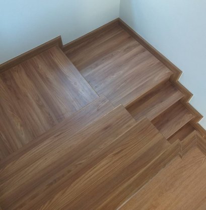 ไม้เทียมบันไดปิดผิวลามิเนต