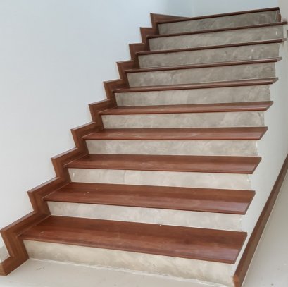 ไม้บันไดไม้เทียมนิยมใช้บันไดลามิเนตสวยงามราคาถูก
