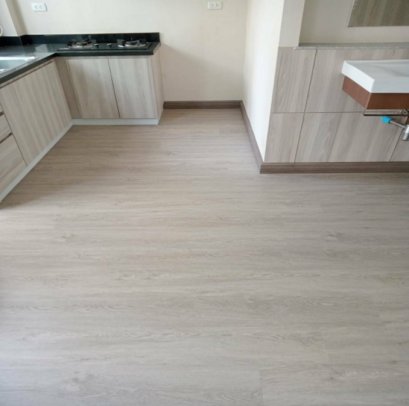 พื้นกระเบื้องยางลายไม้scgราคาถูกสำหรับพื้นห้องนั่งเล่น