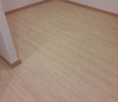 กระเบื้องยางลายไม้ปูกาวปูแบบก้างปลาราคาถูกสำหรับพื้นสำนักงาน