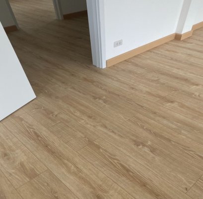 พื้นไม้เอ็นจิเนียร์ราคาถูกปูทับกระเบื้อง