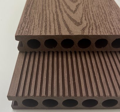 พื้นไม้เทียมwpcรุ่นรูกลมสีน้ำตาล