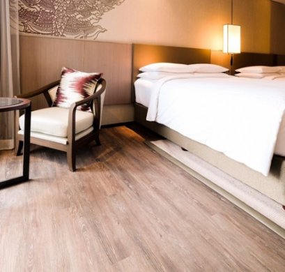 ปูกระเบื้องยางราคาถูกสำหรับพื้นห้องนอน